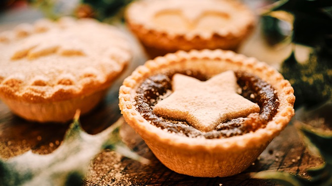 three_different_christmas_fruit_mince_pies